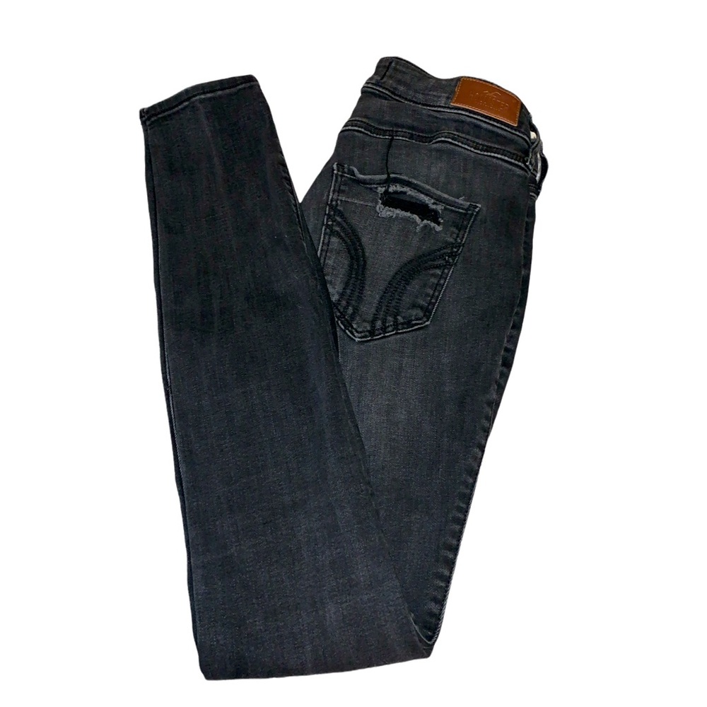 Black ripped high rise skinny jean